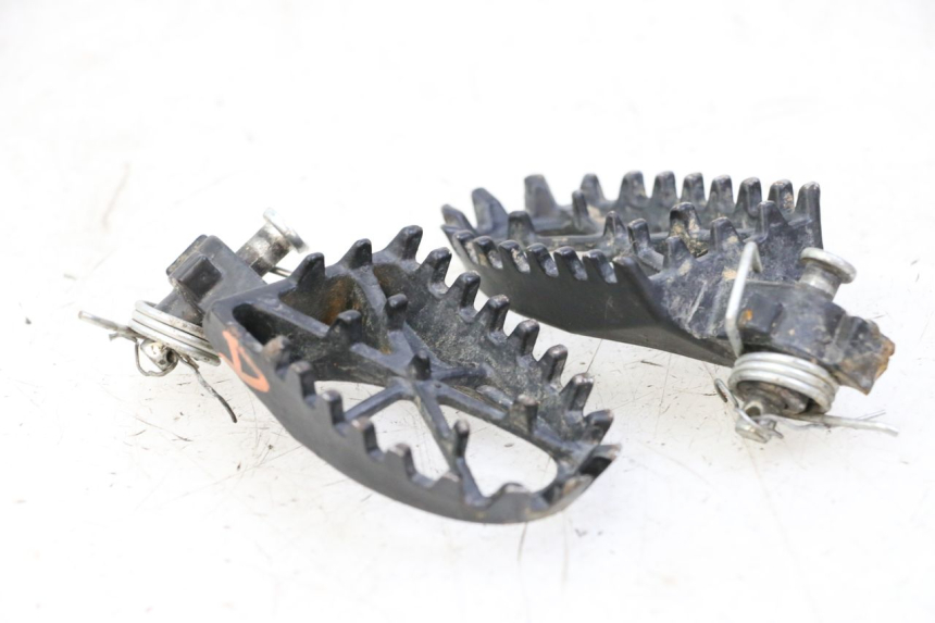 photo de PAIA DI PEDANE ANTERIORI APOLLO RFZ 125 - Primo piano tecnico