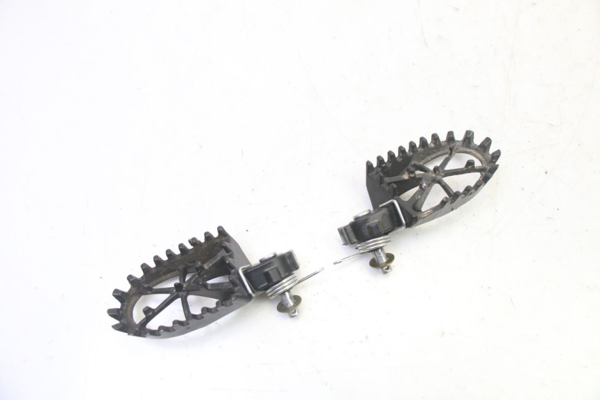 photo de PAIA DI PEDANE ANTERIORI APOLLO RFZ 125 - Altra angolazione