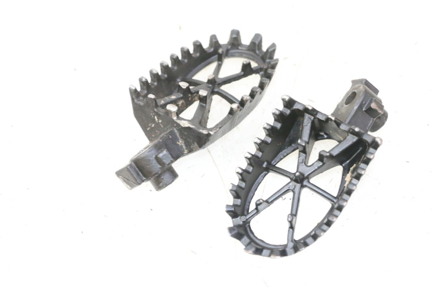 photo de PAIA DI PEDANE ANTERIORI APOLLO RFZ 125 - Altra angolazione