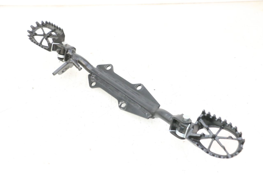 photo de PAIA DI PEDANE ANTERIORI APOLLO RFZ 125 - Primo piano tecnico