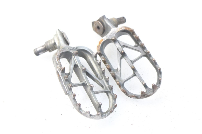 photo de COPPIA PEDANE ANTERIORI SUZUKI RMZ RM-Z 450 (2008 - 2011) - Dettaglio del componente