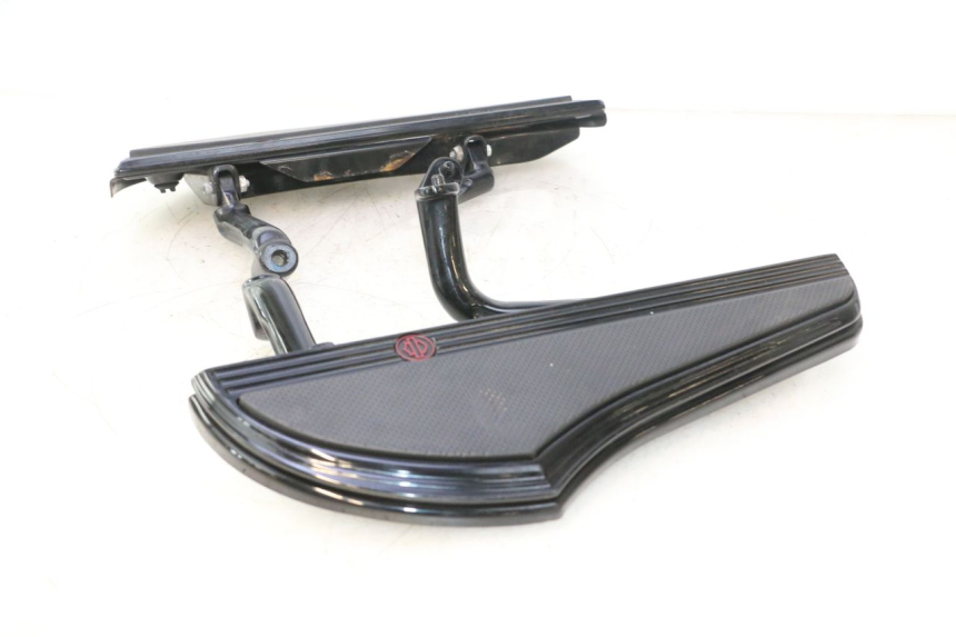 photo de PEDANA ANTERIORE HARLEY DAVIDSON ROAD GLIDE FLTRXSE 1920 (2018 - 2022) - Angolazione alternativa