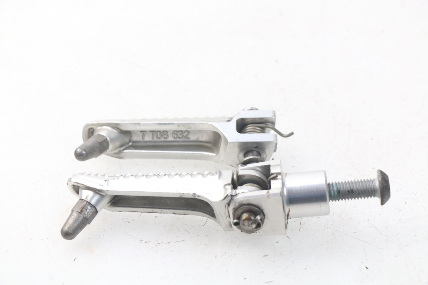 photo de COPPIA PEDANE ANTERIORI BMW S RR ABS S1000RR 1000 (2009 - 2011) - Primo piano tecnico