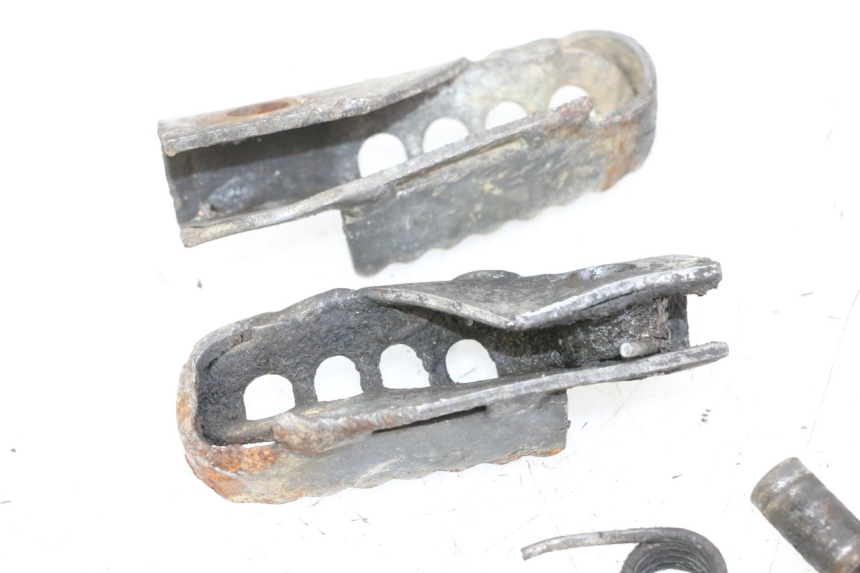 photo de PAIA DI PEDANE ANTERIORI GILERA SMT SUPERMOTARD 50 (2009 - 2017) - Zoom sullo stato d'uso