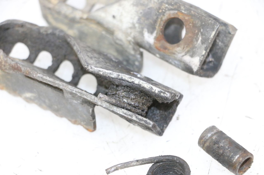 photo de PAIA DI PEDANE ANTERIORI GILERA SMT SUPERMOTARD 50 (2009 - 2017) - Primo piano tecnico