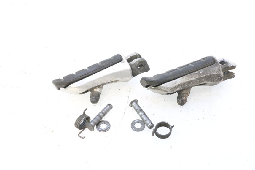 photo de PEDANA ANTERIORE HONDA ST PAN EUROPEAN 1100 (1990 - 2002) - Dettaglio del componente