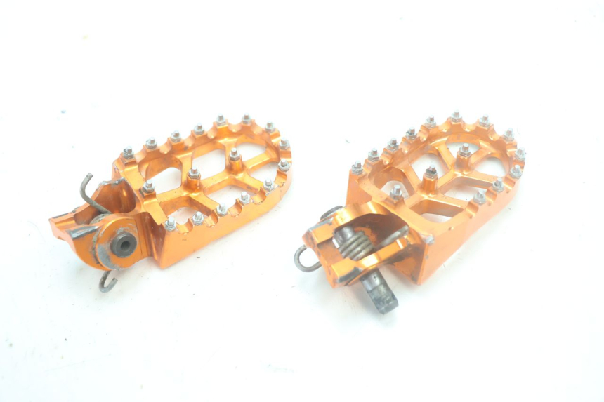 photo de PEDANA ANTERIORE KTM SX 85 (2018 - 2024) - Primo piano tecnico