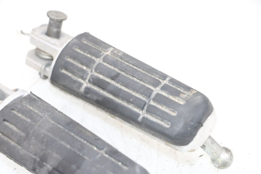 photo de PEDANA ANTERIORE YAMAHA TDM ABS 900 (2002 - 2014) - Zoom sullo stato d'uso