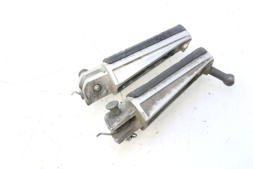 photo de PEDANA ANTERIORE YAMAHA TDM ABS 900 (2002 - 2014) - Dettaglio del componente