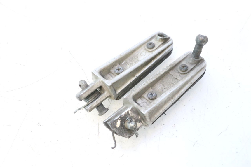 photo de PEDANA ANTERIORE YAMAHA TDM ABS 900 (2002 - 2014) - Dettagli dei punti di fissaggio