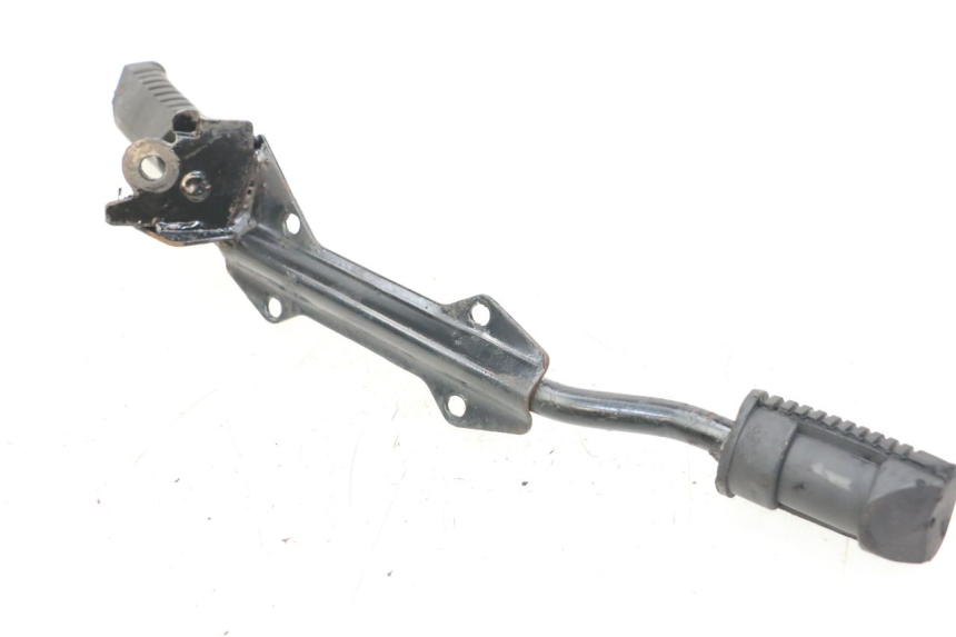 photo de PEDANA ANTERIORE SYM XS 125 (2007 - 2016) - Dettagli dei punti di fissaggio