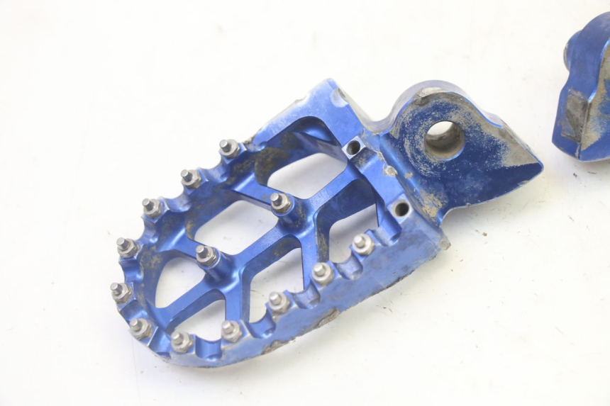 photo de PEDANA ANTERIORE YAMAHA YZ-F YZF 250 (2014 - 2018) - Dettaglio del componente