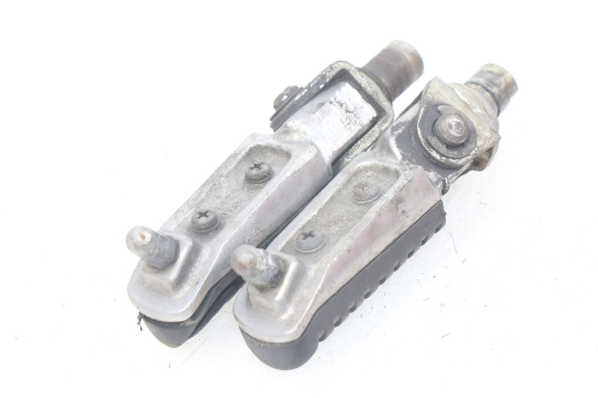 photo de PAIA DI PEDANE ANTERIORI KAWASAKI Z S 750 (2003 - 2006) - Altra angolazione