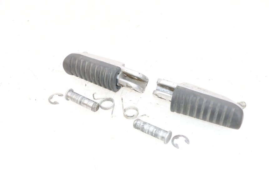 photo de COPPIA DI PIEDINI ANTERIORI KAWASAKI ZR 7 750 (1999 - 2004) - Dettagli dei punti di fissaggio