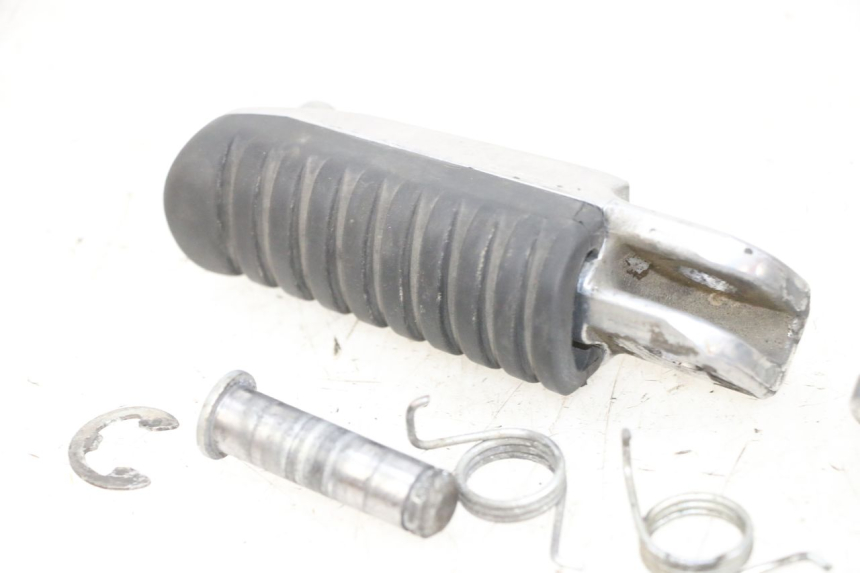 photo de COPPIA DI PIEDINI ANTERIORI KAWASAKI ZR 7 750 (1999 - 2004) - Stato della superficie e materiale