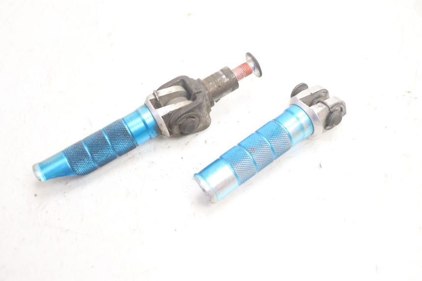 photo de PAIA DI PEDANE ANTERIORI KAWASAKI ZX-6R ZX6R 600 (1995 - 1997) - Altra angolazione