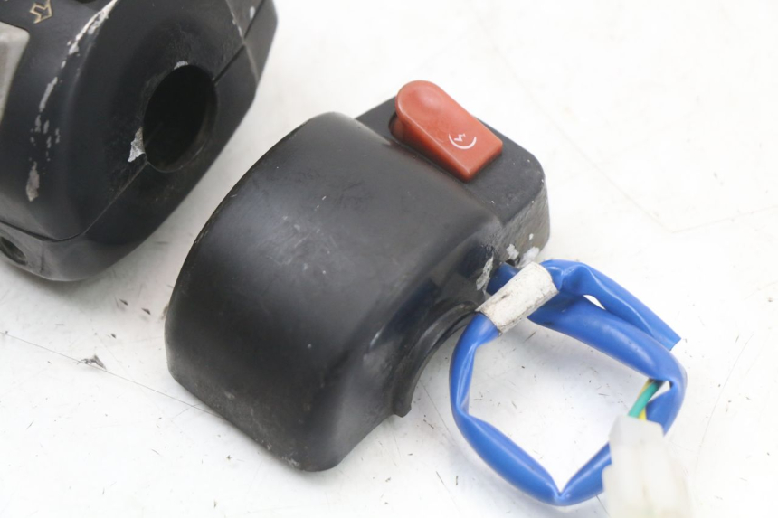 photo de COMMUTATORI KYMCO AGILITY 4T 50 (2018 - 2022) - Stato della superficie e materiale