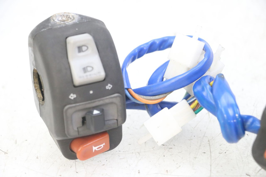 photo de COMMUTATORI KYMCO AGILITY 4T 50 (2005 - 2018) - Zoom sui componenti