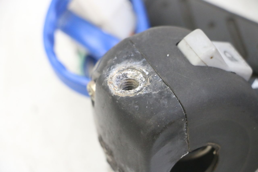 photo de COMMUTATORI KYMCO AGILITY 4T 50 (2005 - 2018) - Dettagli dei punti di fissaggio