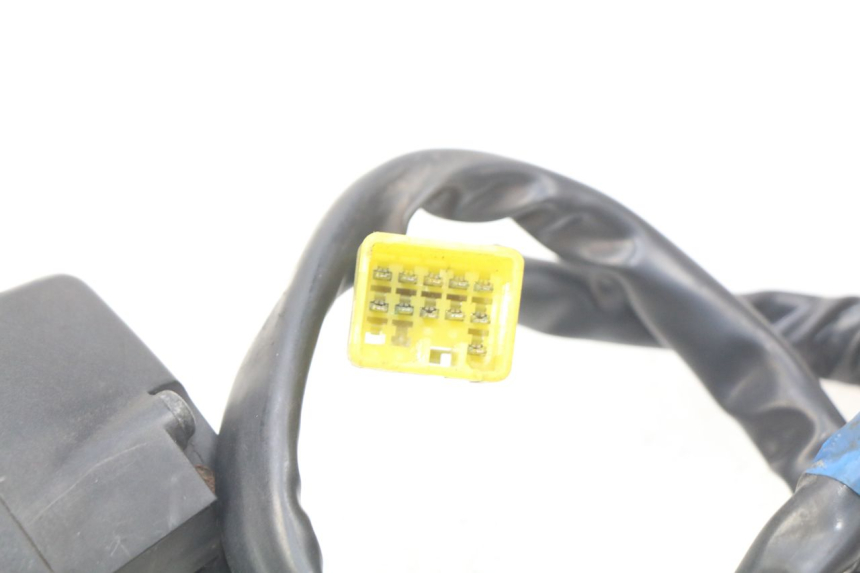 photo de PAIO DI COMANDI GUIDATA SUZUKI BURGMAN 125 (2007 - 2014) - Dettagli dei punti di fissaggio