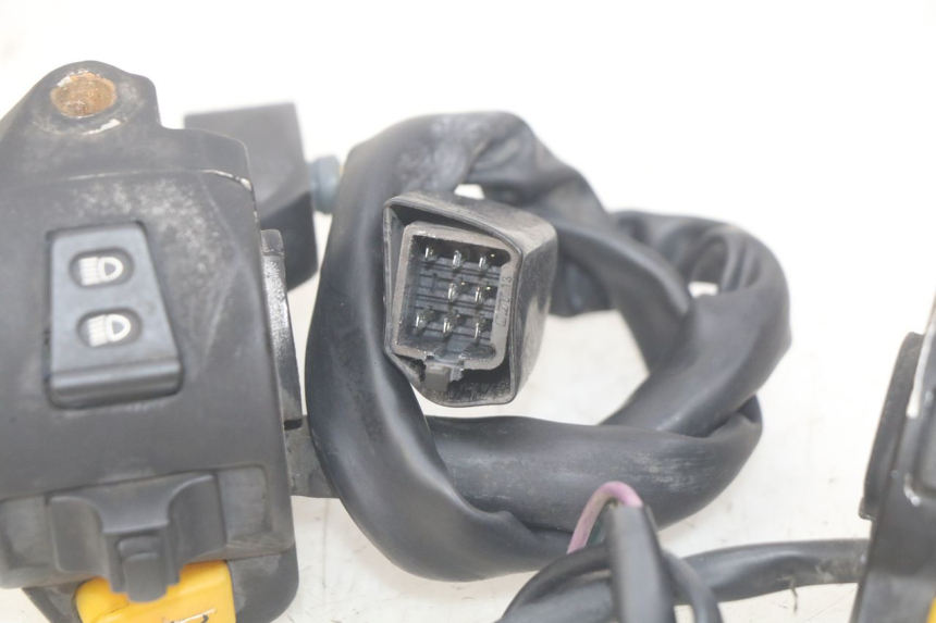 photo de PAIO DI COMANDI GUIDATA PEUGEOT KISBEE 2T 50 (2010 - 2017) - Marcature e riferimenti originali