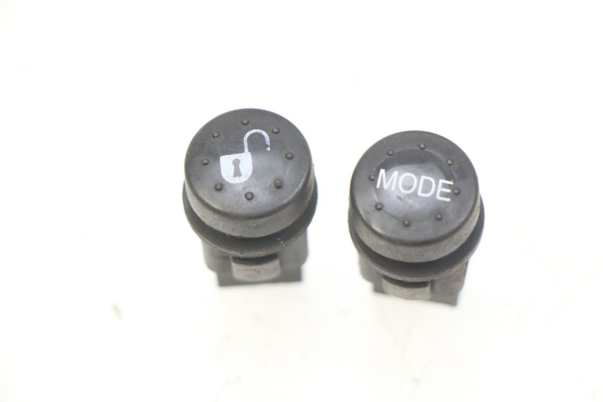 photo de COPPIA DI COMANDI AL MANUBRIO PIAGGIO LIBERTY IGET 4T 50 (2015 - 2020) - Vista principale