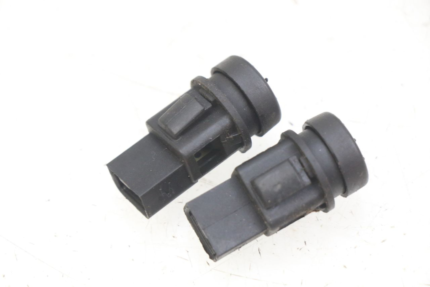 photo de COPPIA DI COMANDI AL MANUBRIO PIAGGIO LIBERTY IGET 4T 50 (2015 - 2020) - Dettaglio del componente