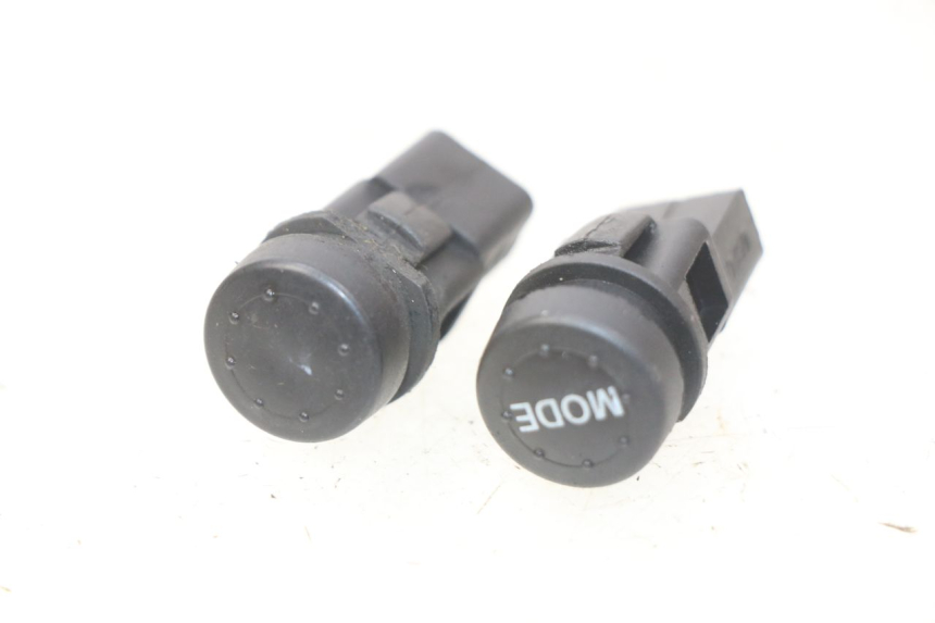 photo de PAIO DI COMANDI GUIDATA PIAGGIO LIBERTY IGET S 125 (2016 - 2020) - Vista principale