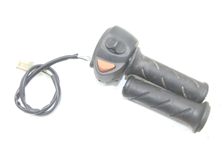 photo de COMMUTATORI PEUGEOT SATELIS COMPRESSOR K15 125 (2006 - 2009) - Stato della superficie e materiale