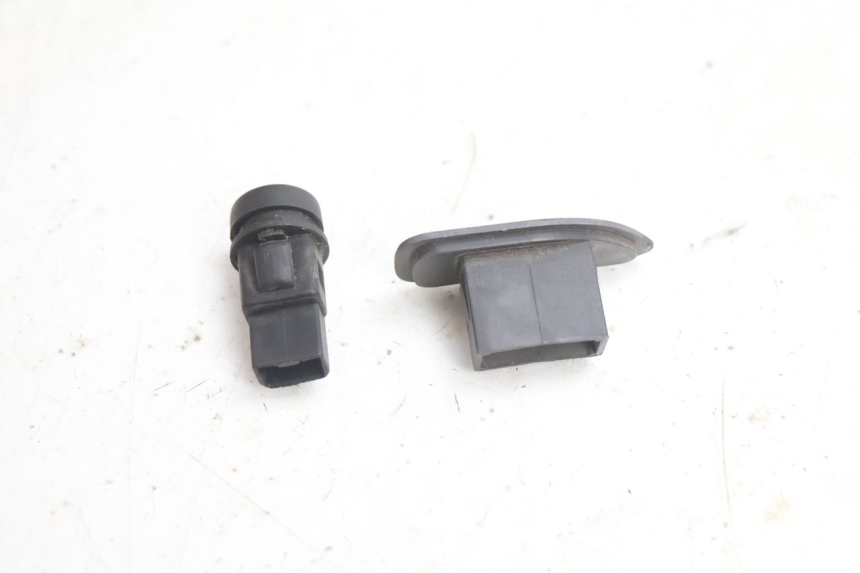 photo de COMMUTATORI PIAGGIO X8 STREET 125 (2006 - 2007) - Zoom sullo stato d'uso