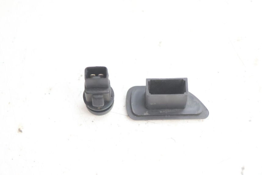 photo de COMMUTATORI PIAGGIO X8 STREET 125 (2006 - 2007) - Altra angolazione