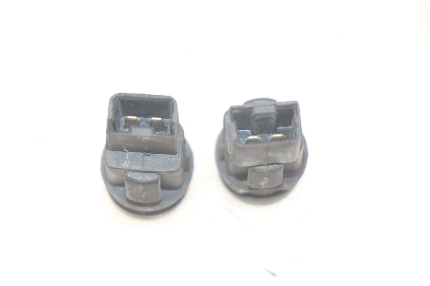 photo de PAIO DI COMANDI GUIDATA PIAGGIO XEVO - X EVO 125 (2007 - 2017) - Dettaglio del componente