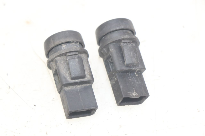 photo de PAIO DI COMANDI GUIDATA PIAGGIO XEVO - X EVO 125 (2007 - 2017) - Zoom sullo stato d'uso