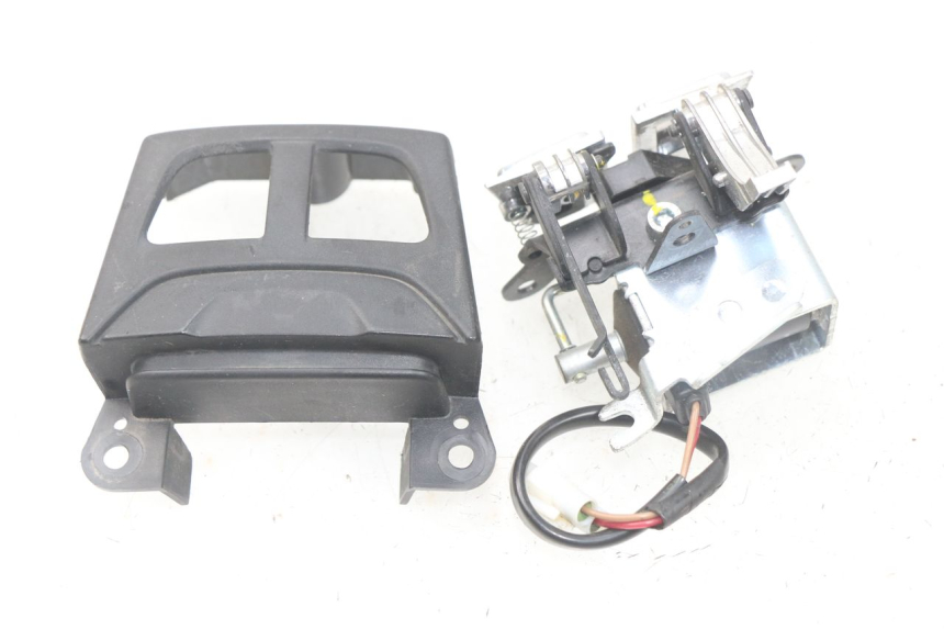 photo de COMMUTATORI YAMAHA YP T-MAX TMAX 530 (2017 - 2020) - Primo piano tecnico