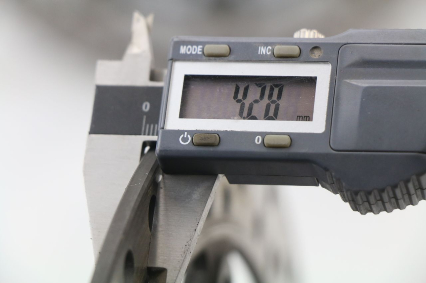 photo de COPPIA DISCO FRENO ANTERIORE HONDA CBR 929 RR FIREBLADE 900 (2000 - 2001) - Ricambio usato controllato