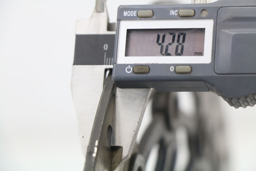 photo de COPPIA DISCO FRENO ANTERIORE HONDA CBR 929 RR FIREBLADE 900 (2000 - 2001) - Marcature e riferimenti originali