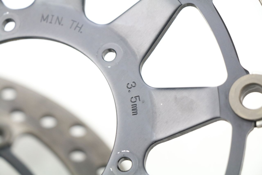 photo de COPPIA DISCO FRENO ANTERIORE HONDA CBR RR FIREBLADE 1000 (2006 - 2007) - Altra vista dell'articolo