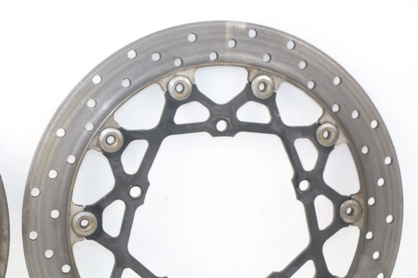 photo de COPPIA DI DISCHI FRENO ANTERIORI YAMAHA FZ8 800 (2010 - 2016) - Primo piano tecnico