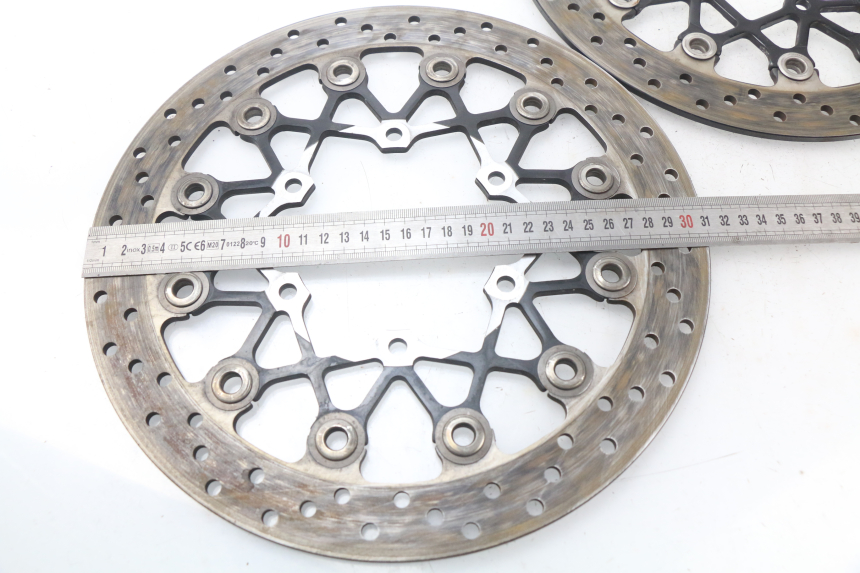 photo de COPPIA DISCO FRENO ANTERIORE SUZUKI GSX-R GSXR K16 1000 (2012 - 2016) - Stato della superficie e materiale
