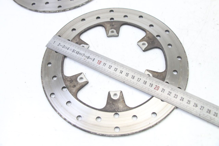 photo de COPPIA DISCO FRENO ANTERIORE PIAGGIO MP3 LT 400 (2007 - 2012) - Primo piano tecnico