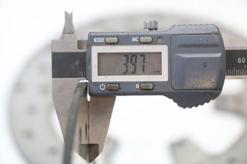 photo de COPPIA DISCO FRENO ANTERIORE PIAGGIO MP3 125 (2006 - 2014) - Dettagli dei punti di fissaggio