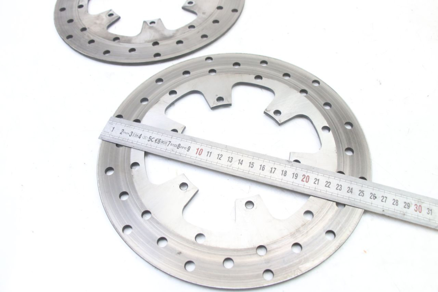 photo de COPPIA DISCHI FRENO ANTERIORI PIAGGIO MP3 500 (2014 - 2017) - Primo piano tecnico