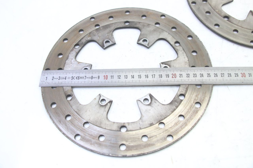 photo de COPPIA DISCHI FRENO ANTERIORI PIAGGIO MP3 500 (2014 - 2017) - Primo piano tecnico