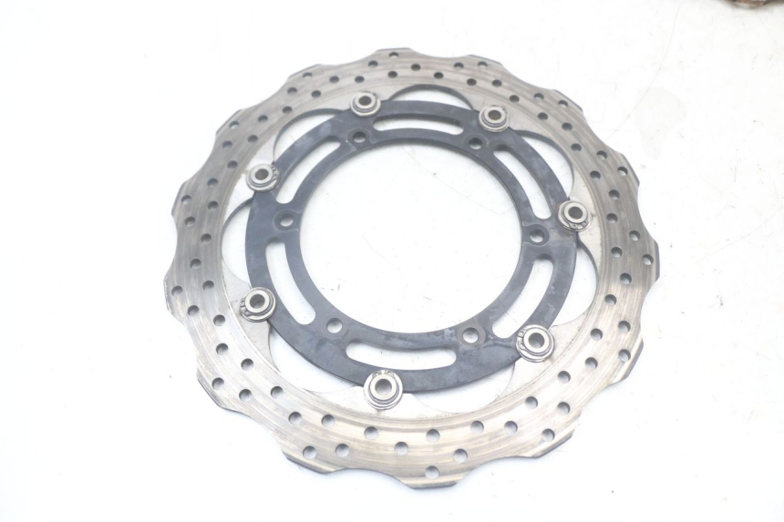 photo de COPPIA DISCHI FRENO ANTERIORI YAMAHA TDM ABS 900 (2002 - 2014) - Dettagli dei punti di fissaggio