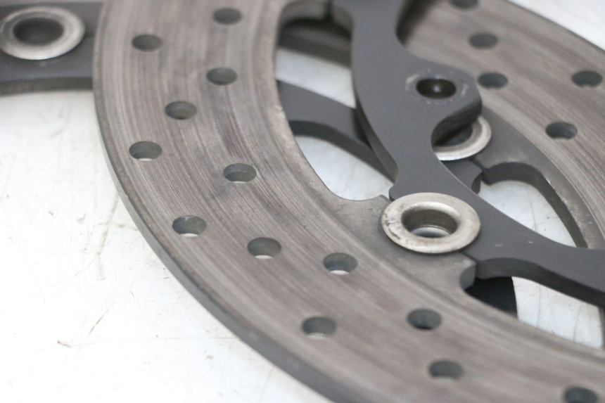 photo de COPPIA DISCHI FRENO ANTERIORI YAMAHA TDM ABS 900 (2002 - 2014) - Dettagli dei punti di fissaggio