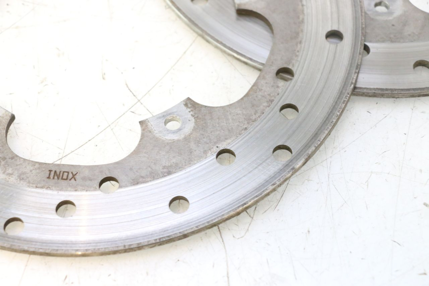 photo de COPPIA DISCHI FRENO ANTERIORI PIAGGIO X9 EVOLUTION 125 (2003 - 2007) - Stato della superficie e materiale