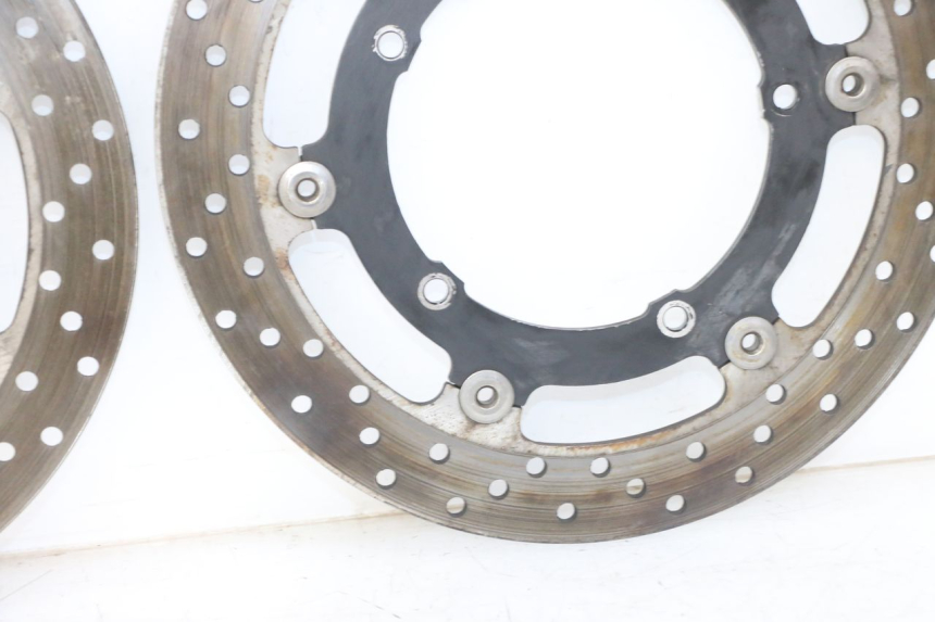 photo de COPPIA DISCO FRENO ANTERIORE YAMAHA XJ6 ABS 600 (2008 - 2016) - Dettagli dei punti di fissaggio