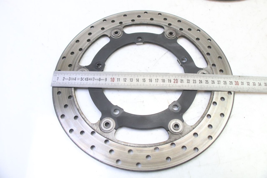 photo de COPPIA DISCO FRENO ANTERIORE YAMAHA XJ6 ABS 600 (2008 - 2016) - Primo piano tecnico