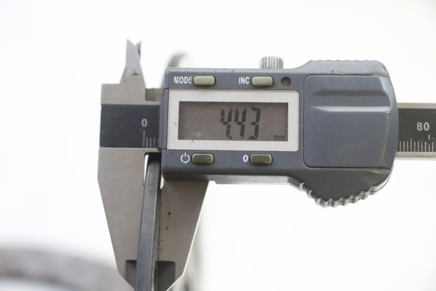 photo de COPPIA DISCO FRENO ANTERIORE YAMAHA XJ6 ABS 600 (2008 - 2016) - Stato della superficie e materiale