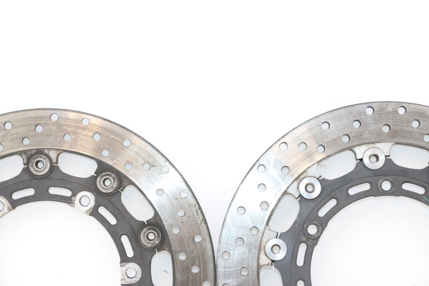 photo de COPPIA DISCO FRENO ANTERIORE YAMAHA XJR 1300 (1998 - 2002) - Caratteristiche distintive